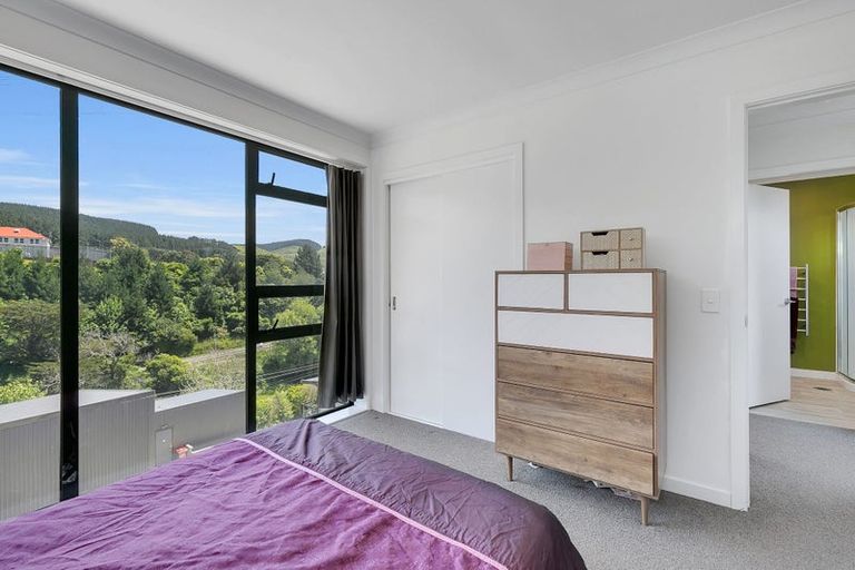 Photo of property in 7 Ara Patukawenga, Tawa, Wellington, 5028