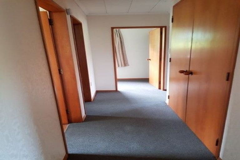 Photo of property in 37 Postgate Drive, Whitby, Porirua, 5024