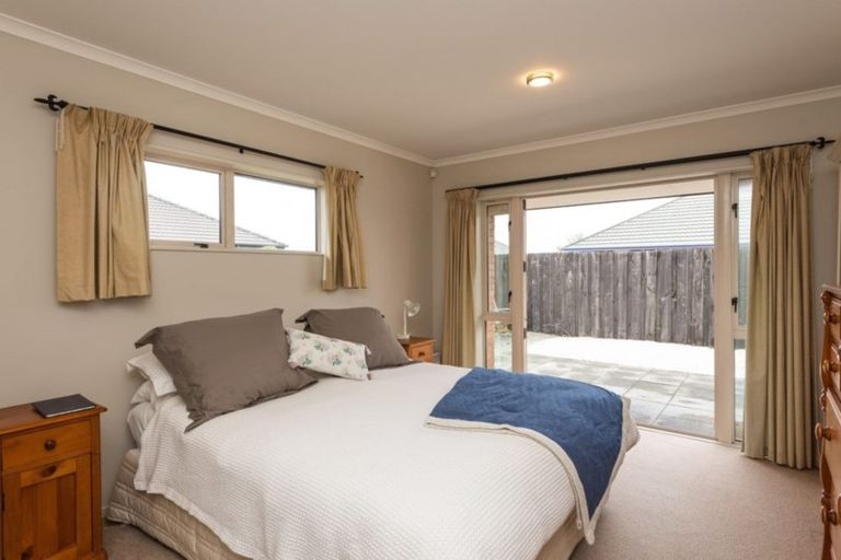 Photo of property in 51 Putake Drive, Parklands, Christchurch, 8083