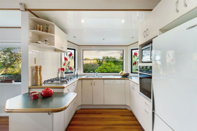 Photo of property in 17 Awhiorangi Promenade, Swanson, Auckland, 0816