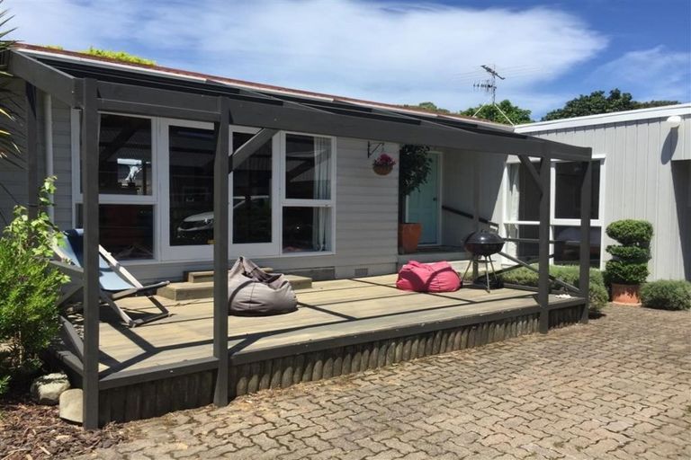 Photo of property in 62 Ngaio Road, Waikanae, 5036