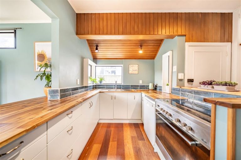 Photo of property in 51 Lincoln Avenue, Epuni, Lower Hutt, 5011