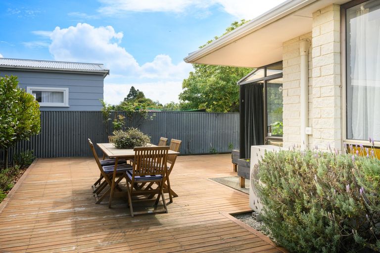 Photo of property in 83 Shamrock Street, Takaro, Palmerston North, 4412