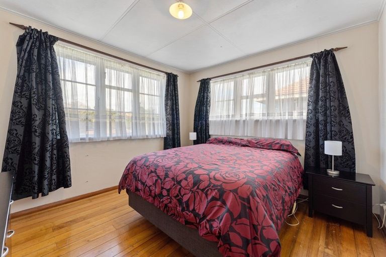 Photo of property in 22 Glenpark Avenue, Frankleigh Park, New Plymouth, 4310