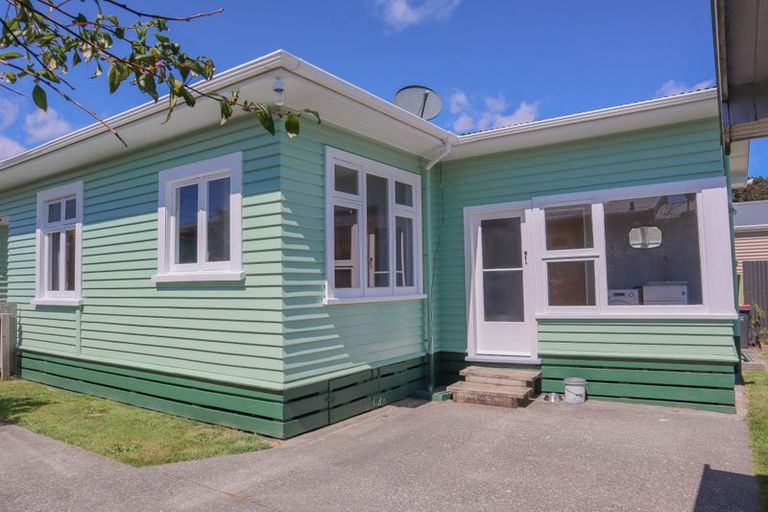 Photo of property in 30 Milton Road, Greymouth, 7805