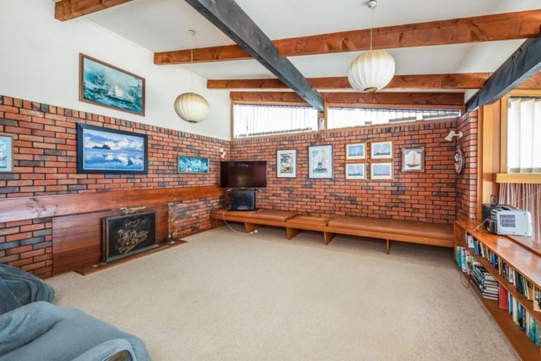 Photo of property in 216 Vipond Road, Stanmore Bay, Whangaparaoa, 0932