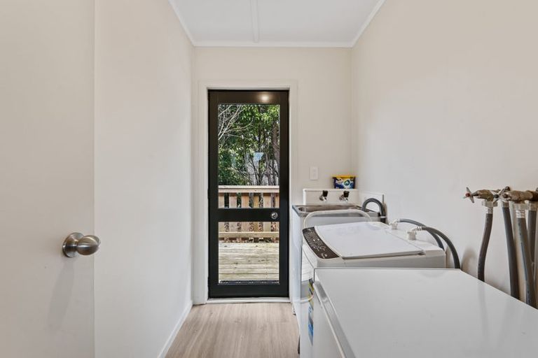 Photo of property in 78 Howard Road, Orere Point, Papakura, 2585