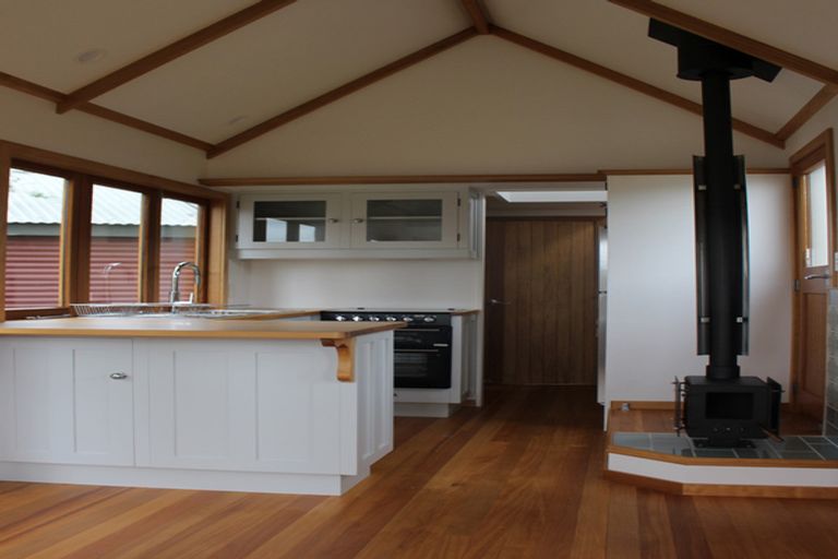 Photo of property in 10 Macrocarpa Lane, Carterton, 5713