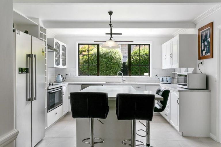 Photo of property in 46 Arrowsmith Avenue, Waipahihi, Taupo, 3330