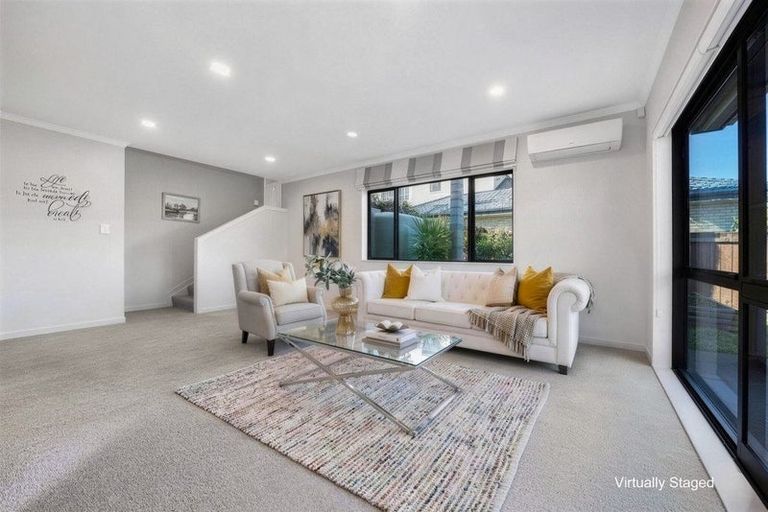 Photo of property in 22 Travis View Drive, Fairview Heights, Auckland, 0632