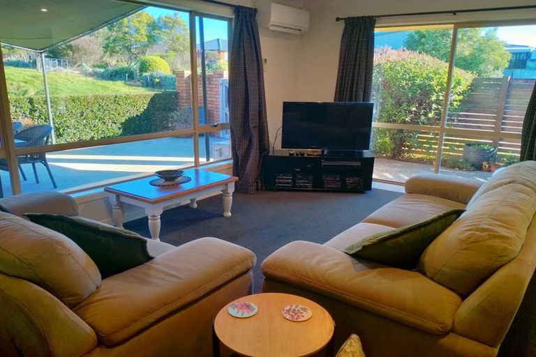 Photo of property in 2 Sovereign Isle Lane, Rototuna, Hamilton, 3210