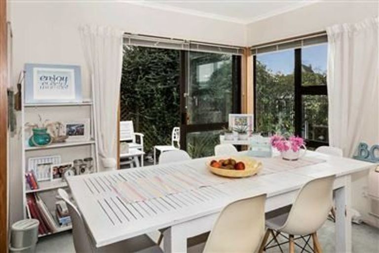 Photo of property in 1 Saint Clio Street, Ilam, Christchurch, 8041