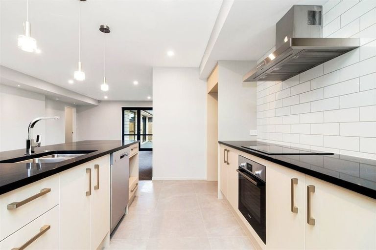 Photo of property in 17 Allied Road, Halswell, Christchurch, 8025