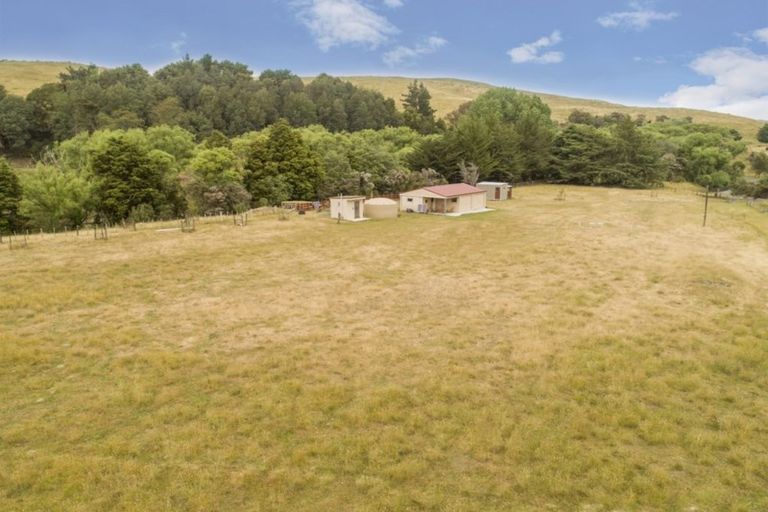 Photo of property in 599b Longbush Road, Hinakura, Masterton, 5884