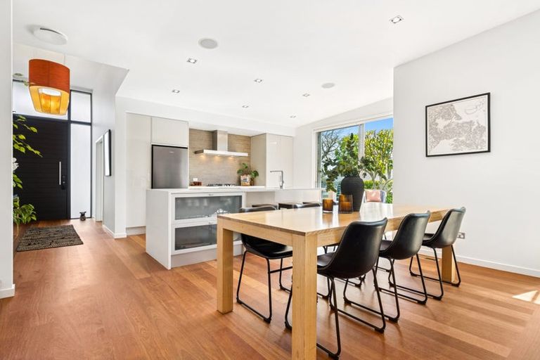 Photo of property in 6 Woolshed Lane, Pukekohe, 2120