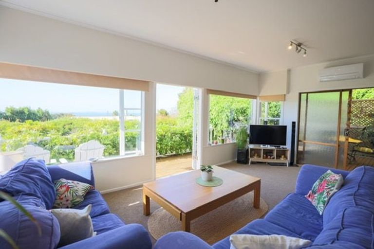 Photo of property in 33 Scott Road, Stanmore Bay, Whangaparaoa, 0932