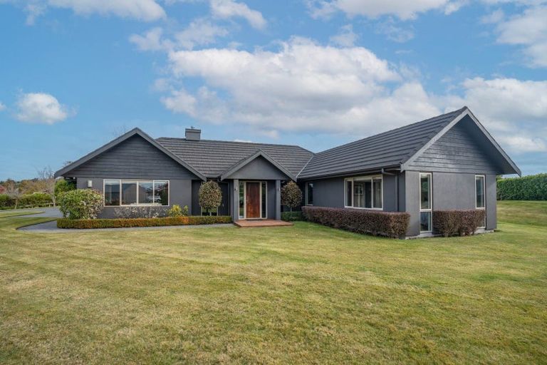 Photo of property in 63 Loch Views Road, Acacia Bay, Taupo, 3385