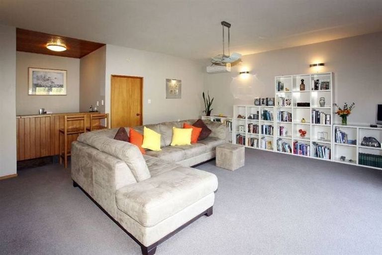 Photo of property in 6 Pasadena Place, Harewood, Christchurch, 8051