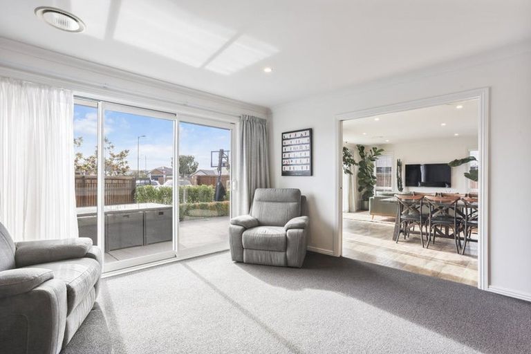 Photo of property in 70 Watkins Drive, Rangiora, 7400