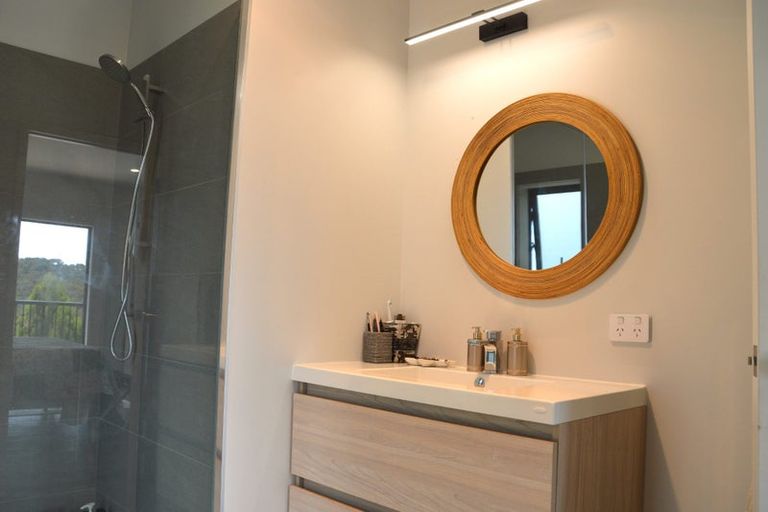 Photo of property in 14 Waterview Place, Haruru, 0204