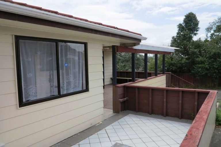 Photo of property in 90 Sunvue Road, Glen Eden, Auckland, 0602