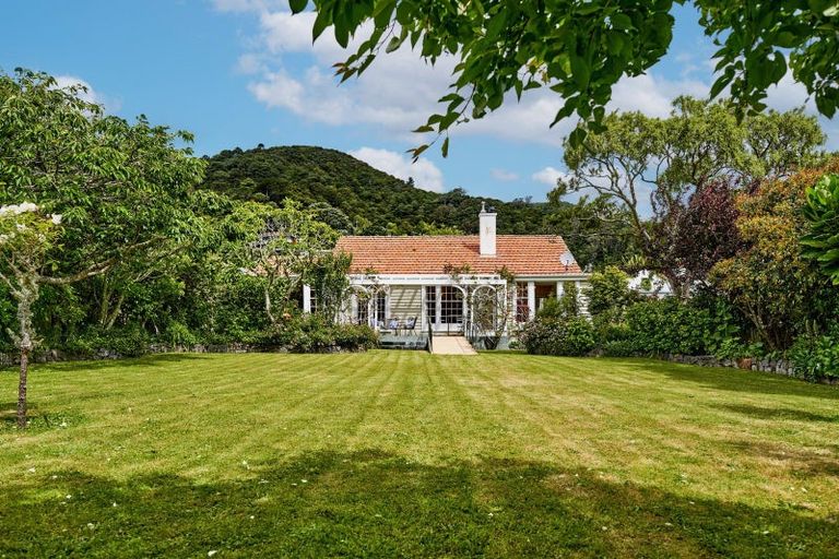 Photo of property in 3 Cheviot Road, Lowry Bay, Lower Hutt, 5013