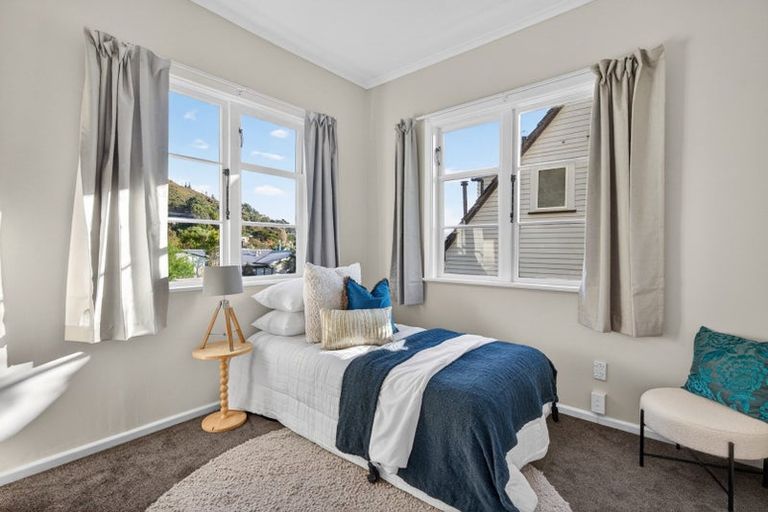 Photo of property in 16 Woodvale Grove, Fairfield, Lower Hutt, 5011