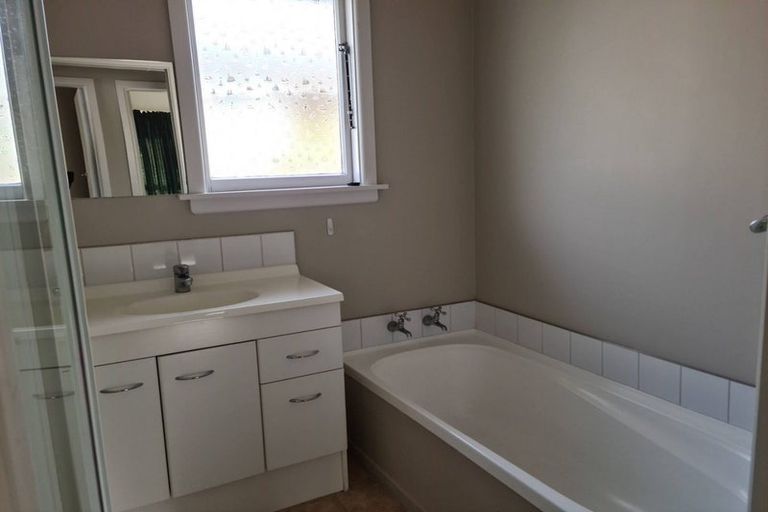 Photo of property in 35 Greendale Avenue, Avonhead, Christchurch, 8042