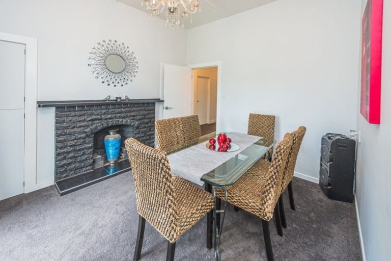 Photo of property in 12 Carlton Avenue, Gonville, Whanganui, 4501