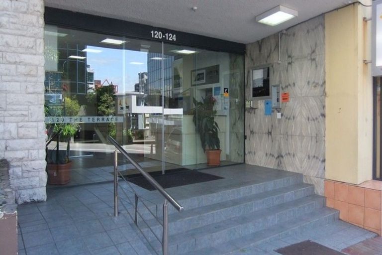 Photo of property in Terrace Tower Apartments, 9e/126 The Terrace, Wellington Central, Wellington, 6011