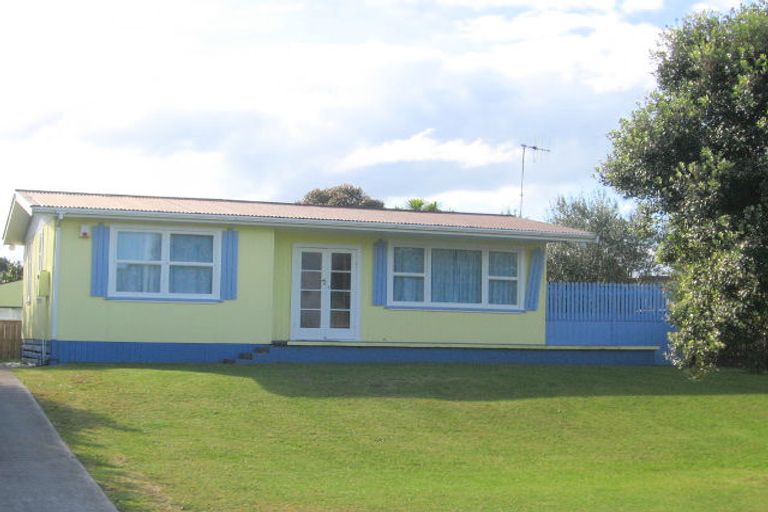 Photo of property in 211a Linton Crescent, Whangamata, 3620