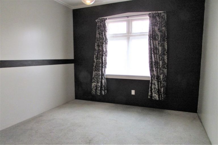 Photo of property in 5 Vincent Street, Waterloo, Lower Hutt, 5011