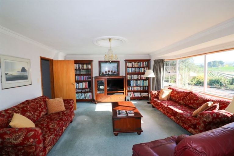 Photo of property in 210 Cowper Road, Dannevirke, 4976