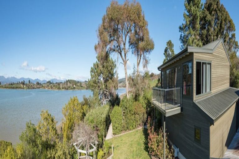 Photo of property in Atholwood Luxury Accommodation, 118 Bronte Road East, Bronte, Upper Moutere, 7173