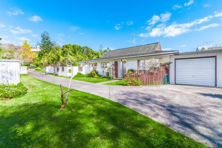 Photo of property in 1/29 Awaruku Road, Torbay, Auckland, 0630
