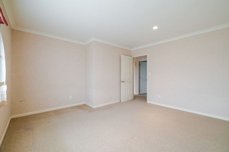 Photo of property in 66 Royal Oak Drive, Kelvin Grove, Palmerston North, 4414