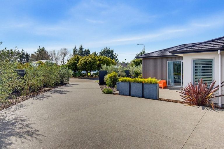 Photo of property in 18 Petrel Close, Paraparaumu Beach, Paraparaumu, 5032