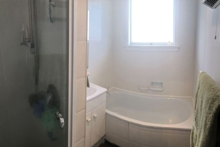 Photo of property in 2/40a Brookside Terrace, Bryndwr, Christchurch, 8053