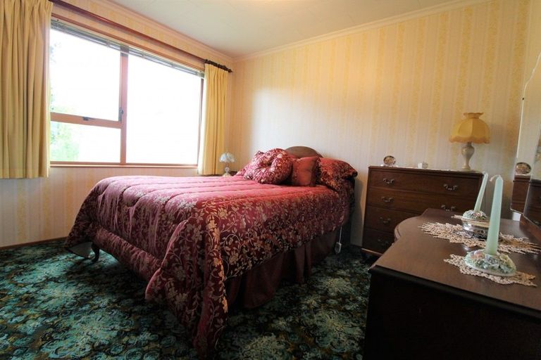 Photo of property in 11 Douglas Street, Winton, 9720