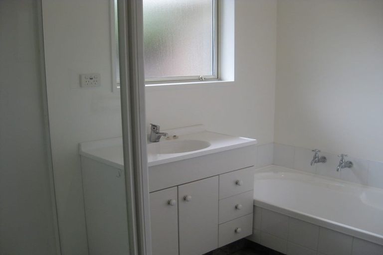 Photo of property in 60a Halswell Road, Hillmorton, Christchurch, 8025