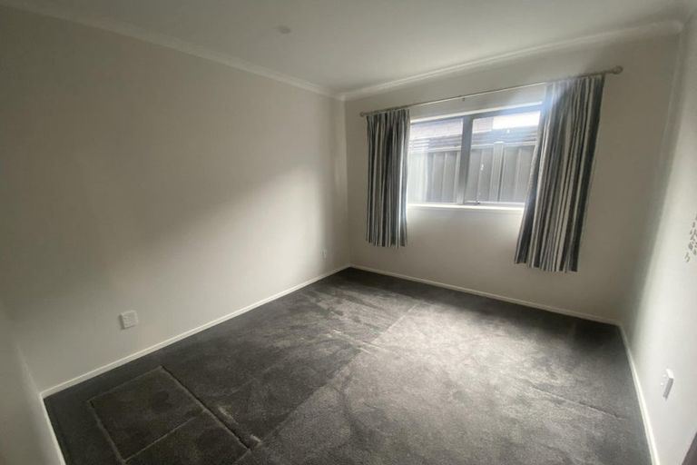 Photo of property in 2 Pattullo Crescent, Wallaceville, Upper Hutt, 5018