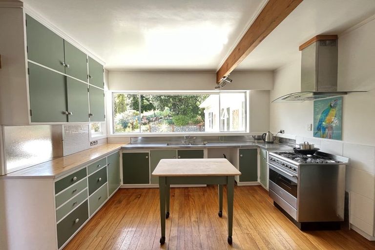 Photo of property in 39 Acheron Road, Paremata, Porirua, 5026