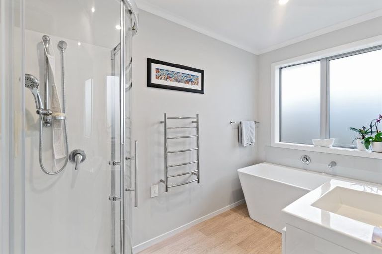 Photo of property in 135 Forest Lake Road, Forest Lake, Hamilton, 3200