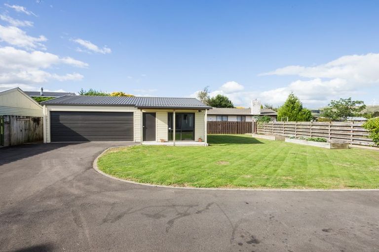 Photo of property in 95 Churchill Avenue, Hokowhitu, Palmerston North, 4410