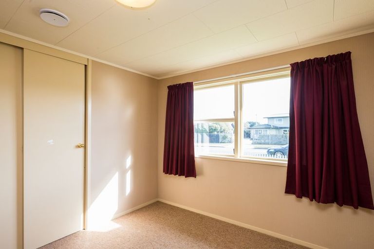 Photo of property in 95 Churchill Avenue, Hokowhitu, Palmerston North, 4410