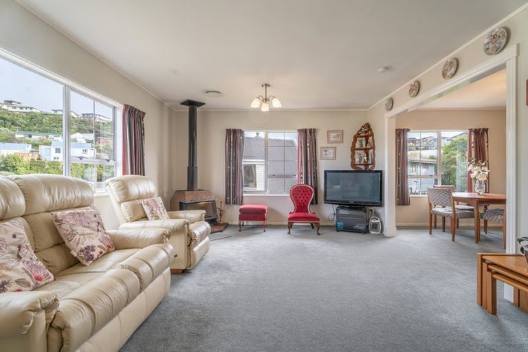 Photo of property in 3 Tralee Place, Johnsonville, Wellington, 6037