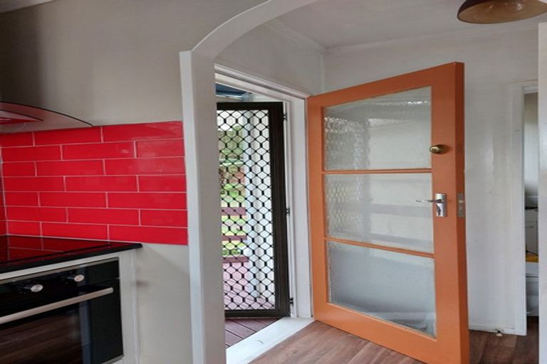 Photo of property in 4 Osman Street, Glen Eden, Auckland, 0602