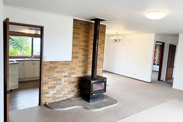 Photo of property in 19 Spur Road, Stillwater, Silverdale, 0993