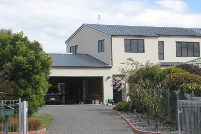Photo of property in 16 Holdsworth Drive, Otamatea, Whanganui, 4500