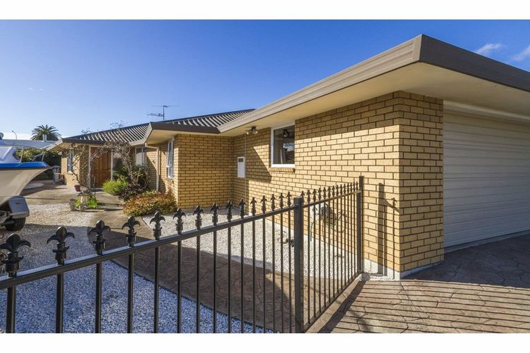 Photo of property in 24 Coleridge Place, Stoke, Nelson, 7011